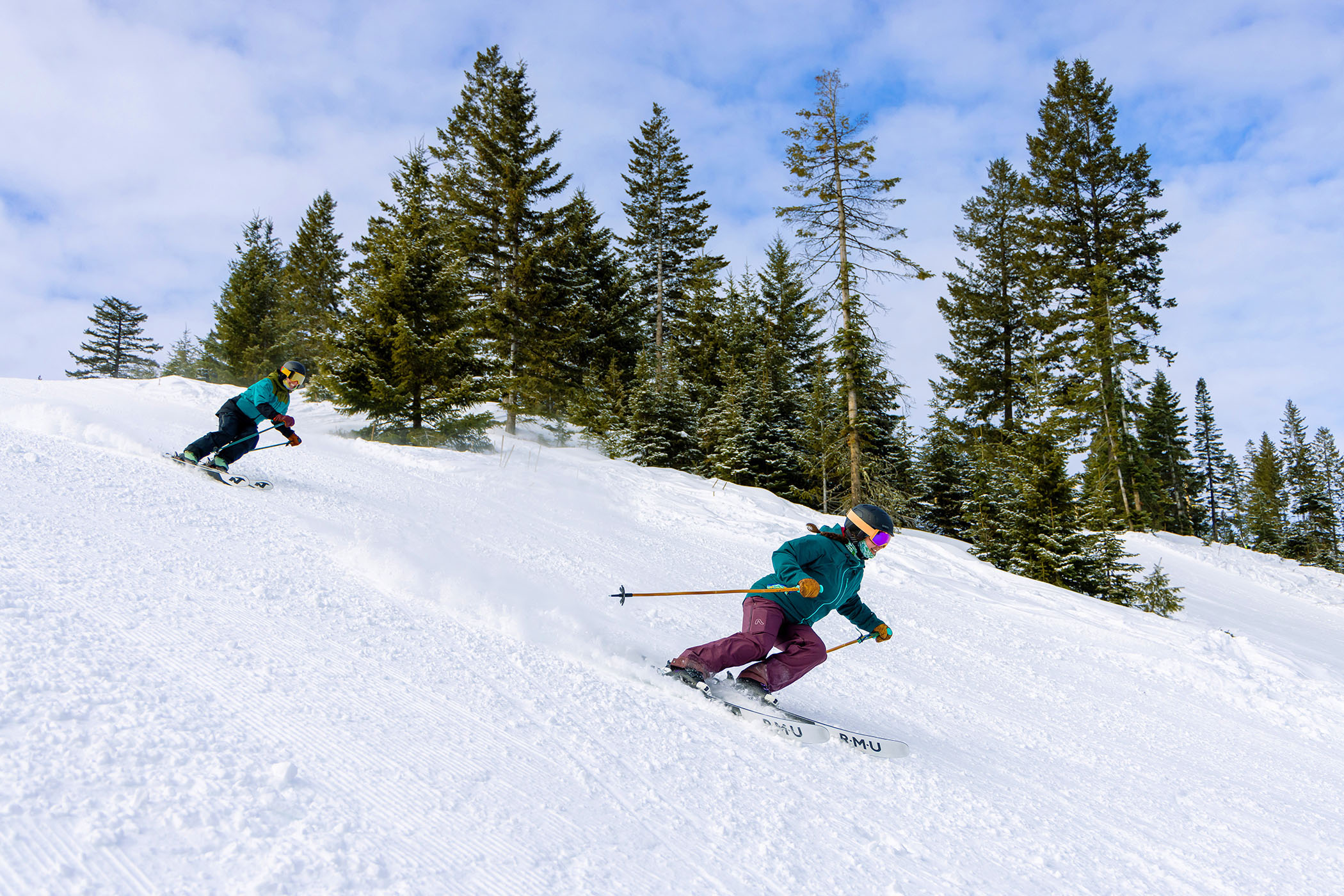 Skier descends a trail at Snowhaven Ski & Tubing Area