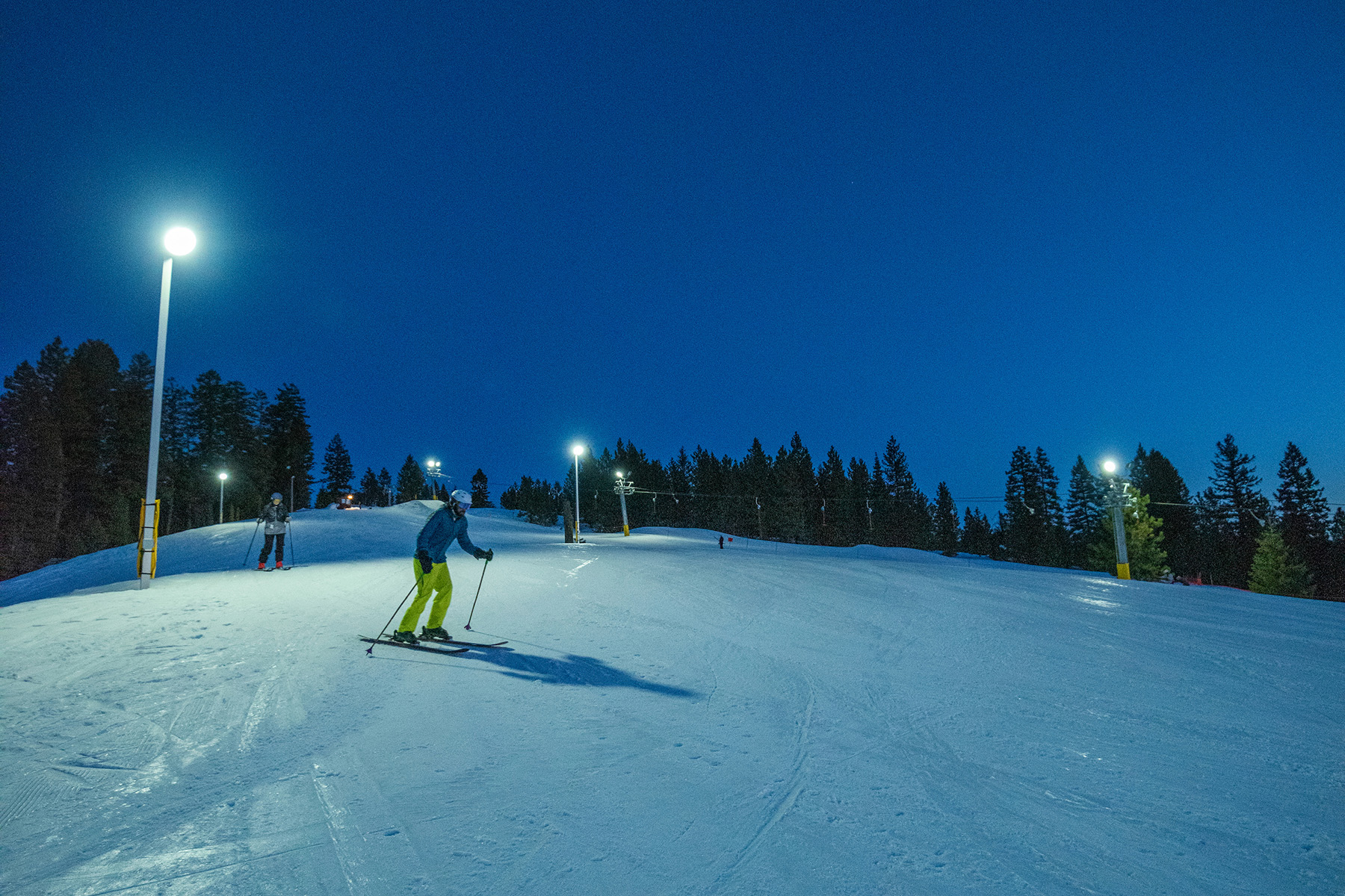 SkiIdaho23 24 LittleSkiHill NightSkiing med